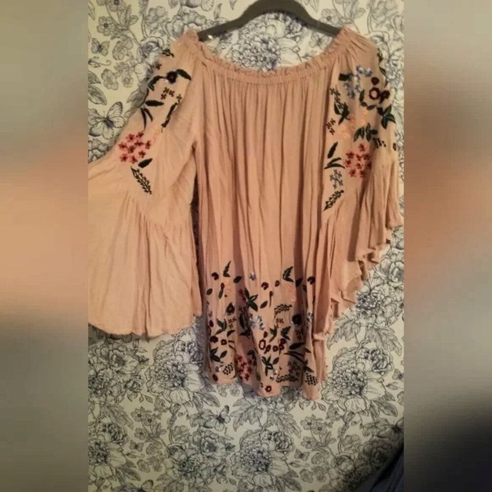 Umgee Blush Floral Embroidered Blouse